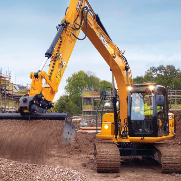 Excavadora sobre orugas JS130LC